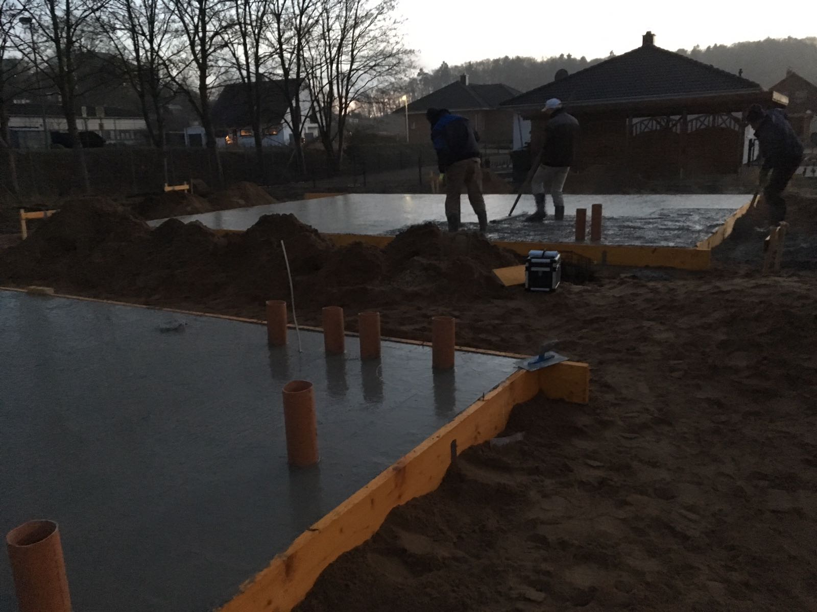 Bodenplatte fertig, Beton ist da - Bautagebuch-MV